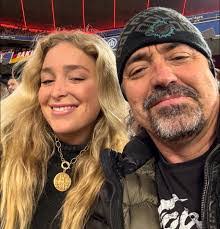 Darcie Baker's Instagram, Twitter & Facebook