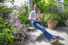 Realscreen Archive Waddell Media Delivers Gardening Together With Diarmuid Gavin To Irish Broadcasters