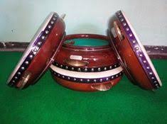 Sebagai alat musik khas adat sunda, memang ada nuansa oriental yang kental pada rebab, yakni cara memainkannya yang digesek, menyerupai biola. 7 Best Mega Mendung Pattern Ideas Mega Mendung Pattern Batik