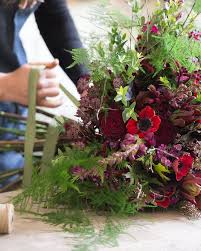 Christmas Flower Arrangements Simple Rustic Diy Ideas To Try From Britain With Love Flower Arrangements Simple Christmas Flower Arrangements Flower Arrangements