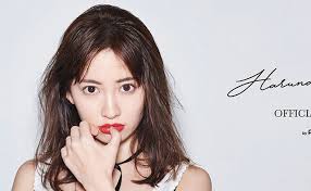 俳優の 林遣都 （30）と元akb48で女優の 大島優子 （32）が近く結婚することが28日、分かった。 交際期間は約1年。 nhk連続テレビ小説「 スカーレット 」（2019年9月～昨年3月）の共演で距離を縮めた。 å°å¶‹é™½èœãŒå¯¿å¸åº—ã§çµå©šå ±å'Š ã‚¨ãƒ³ã‚¿mega