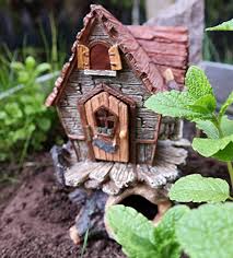 Eine weitere elfe finden sie in der ausstellung. Gartenfigur Feenhaus Haus Feengarten Fee Elfe Figur Garten Feengarten Gartenfiguren Feenhaus