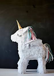 Basteln Mitpappmache Einhorn Pinata Karton Kinderpaty Buntes Papier Diy Pinata Basteln Diy Pinata Pinata