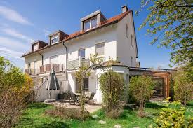 Haus kaufen in münchen süd vom makler und von privat! Grosses Und Familienfreundliches Reiheneckhaus Mit Bildschonem Ca 220 M Sud Ost Garten Puchheim Lohmuller Immobilienmakler Munchen
