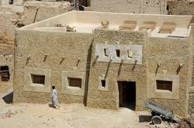 In Ancient Egypt People Built Their Homes From Sun Dried Bricks Made From Mud And Straw The Ancient Ancient Egypt Pictures Ancient Egypt History Ancient Egypt