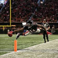 Atlanta falcons wide receiver julio jones catches a touchdown pass in the fourth quarter of an nfl game against the san francisco 49ers on sunday, dec. Julio Jones Incredible Touchdown Nfl Julio Jones Basketball Photography