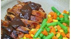 Siapkan wadah, masukkan mayonaise, keju ricotta, parsley, aduk rata. Praktis Nggak Pakai Ribet Intip Resep Steak Ayam Saus Teriyaki Untuk Sahur