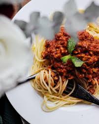 Food 15 Minuten Tofu Bolognese Veganuary In 2021 Lebensmittel Essen Bolognese Rezept Einfache Gerichte