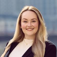 Emily Dutch's Instagram, Twitter & Facebook