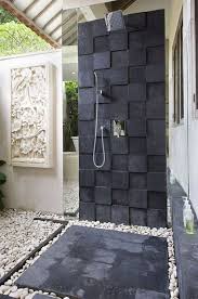 While some outdoor bathroom ideas on display here will leave you spellbound, others offer a practical and stylish way of taking the shower or bathtub outside without any major makeovers. 7 Amazing Outdoor Bathroom Ideas That Will Inspire You Homynesia Outdoor Bathroom Design Outdoor Shower Outdoor Baths