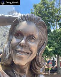 What happened to the Showgirls statue