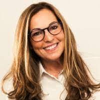 Bernadette Squires's Instagram, Twitter & Facebook