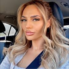 Adrienne Naylor's Instagram, Twitter & Facebook