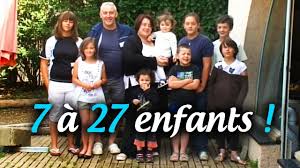 La vie en xxl,suivez le quotidien exceptionnel de dix familles nombreuses.avec ces familles tout est xxl !pendant plusieurs semaines, découvrez la vie incroyable de. De 7 A 27 Enfants Des Familles Vraiment Tres Nombreuses Partie 1 Youtube