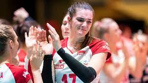 The montreux volley masters (founded as the coupe des nations, later changed to bcv volley cup between 1990 and 1996 and to its current name in 1998) is an international invitational tournament for national teams in women's volleyball hosted by the swiss volley. Malwina Smarzek Mam Nadzieje Ze W Rimini Stworzymy Zgrana Druzyne I Nie Bedziemy Chcialy Sie Pozabijac Polsat Sport