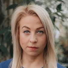 Claire Ritchie's Instagram, Twitter & Facebook