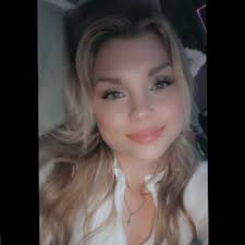 Alicia Derouen's Instagram, Twitter & Facebook