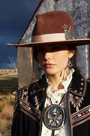 It S The Season Of The Earring The Braver The Better Our Spanish Peaks Earrings By Artisan Krs Are Brave And Bol Cowgirl Chic Cowboy Style Western Fashion