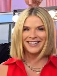 He tried to give Jenna Bush the Leslie Bibb bob but Jenna's bob is too  long. It needs to be 2.5” shorter, otherwise it just gives Fox News. But  I'm surprised at