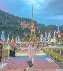 Tiket bukit bendera = rm5.00 tiket rapid bukit bendera ke jeti = rm2.80 lunch restoran masakan padang jalan transfer = rm6.00 hotel per night = rm51.00 tiket rapid jeti ke batu feringghi = rm2.40 rojak buah+kelapa pandan+laksa penang batu feringgi = rm11.00 tiket rapid batu feringghi ke tg tokong = rm2.00 tiket rapid tesco tg tokong *kot* ke. Lokasi Dan Harga Tiket Masuk Kampung Eropa Lembah Harau Sumatera Barat Destinasi Wisata Dengan Berjuta Wahana Daka Tour