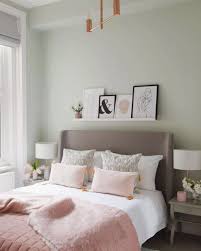 Die Schonsten Innenraume Die Mit Made Clem Around The Corner Wand Farbe Grun Mint Kopf Fur Bequemes Bett Grau Weisses Regal In 2020 Dekor Grune Schlafzimmer Zimmer