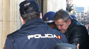 Join facebook to connect with roberto larralde and others you may know. La Autopsia No Aclara Las Causas De La Muerte Del Asesino De Roberto Larralde Radio Leon Cadena Ser