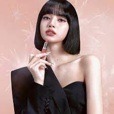 Blink's queen lisa in your area. Blackpink Member Lisa Is The Newest Face Of Mac Cosmetics Holiday Campaign Teen Vogue