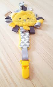 Attache Sucette Lion Jaune Et Gris Attache Tetine Par Lilyeandco Attache Gris Jaune Lilyeandco Lion Par Sucette Attache Sucette Attache Tetine Tetine