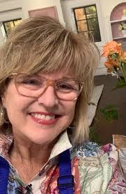 Vicki Dever's Instagram, Twitter & Facebook