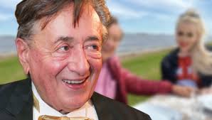 Richard lugner was born on october 11, 1932 in vienna, austria as he has been married to cathy lugner since september 13, 2014. Richard Lugner Neue Liebe Jetzt Buhlt Diese Dsds Dame Um Seine Gunst Bunte De
