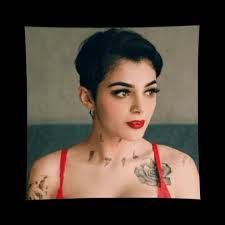 Karelys Figueroa's Instagram, Twitter & Facebook