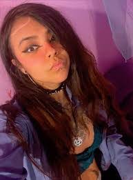 Jasmin Abel's Instagram, Twitter & Facebook