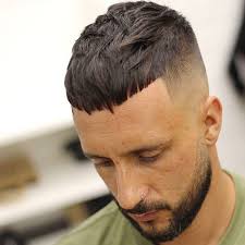 In short, this hairstyle is simple and easy to maintain and looks good on oval face shapes. Best Men S Haircuts For Your Face Shape 2021 Illustrated Guide