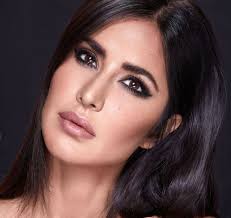 Katrina Kaif On Instagram Get The Iconic Smokey Eye Look With Kaybykatrina Step 1 Use The High Drama Smokey Kajal Katrina Kaif Photo Katrina Kaif Katrina