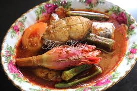 Asam pedas ni menggunakan ikan tenggiri tetapi anda boleh gantikan dengan ikan pari atau ikan kembung. Asam Pedas Ikan Tenggiri Azie Kitchen