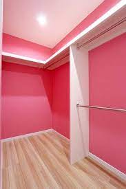 ウォークイン クローゼット 収納 closet かわいい ピンク 壁紙 ウッディークラフト 中標津 釧路 クローゼット 収納 ウォークインクローゼット 収納 インテリア 家具