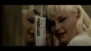 Dieses & viele weitere fremdsprachige bücher versandkostenfrei bestellen! Trisha Paytas Quentin Tarantino Music Video Daddy Issues Ep Youtube