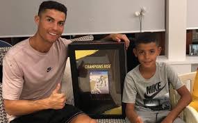 Cristiano ronaldo shows his workout routine! Ronaldos Sohn Zerstort Alles Bei Juventus