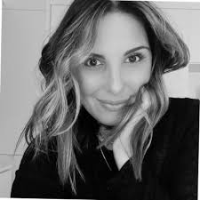 Jennifer Love Hewitt partnered with Ferrero Rocher to elevate holiday  hosting, launching the "Add Your Golden Touch" Campaign. This partnership  also compliments her upcoming film, The Holiday Junkie…