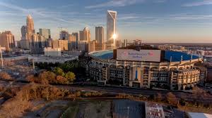 4529 sharon road, 28211 charlotte nc. Charlotte Nc Skyline Nahe Sonnenuntergang Mit Bank Of Amerika Stadion In Der Front Redaktionelles Stockfotografie Bild Von Amerika Stadtbild 109132487