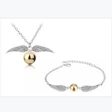 Tu pareja tendrá que buscar formas de seducirte sin que los otros se enteren. Joyeria Sears Me Entiende