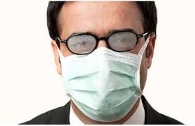 Comment Eviter La Buee Sur Ses Lunettes Quand On Porte Un Masque Tout Pratique En 2020 Nettoyer Lunettes Masque Trucs Et Astuces Voiture