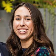 Happy to share that I'll be starting at FX next week as Executive Assistant  to President. Thank you to my colleagues and mentors, especially those at  United Talent Agency, who have been