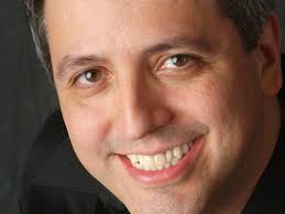 Parasol by Efraín Amaya