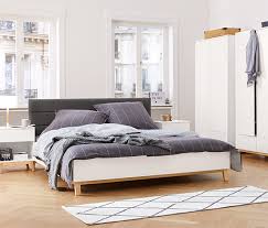 Bett Mit Gepolstertem Kopfteil Ca 180 X 200 Cm Online Bestellen Bei Tchibo 355053 Bett mit schuladen für gästebett mit gepolstertem kopfteil. bett mit gepolstertem kopfteil ca 180 x 200 cm