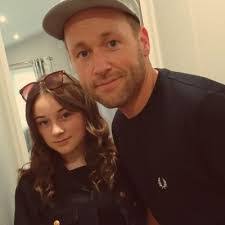 Elizabeth Dunphy's Instagram, Twitter & Facebook