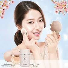 Laura Rosse's Instagram, Twitter & Facebook