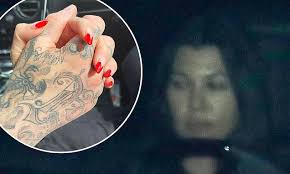 Over the weekend, kardashian, 41, and barker, 45, enjoyed a trip to palm springs, california, where her mother kris jenner has a home. Kourtney Kardashian Enjoys A Low Key Dinner With Pals Daily Mail Online