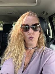 Rhonda Poling's Instagram, Twitter & Facebook