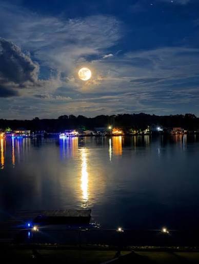 More views of last night's full “blue” moon over Alabama… second full moon  in a calendar month!